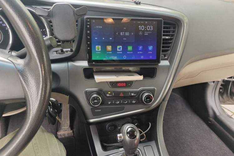 Used Kia K5 2012 2.0L Automatic GL Audio And AC Panel