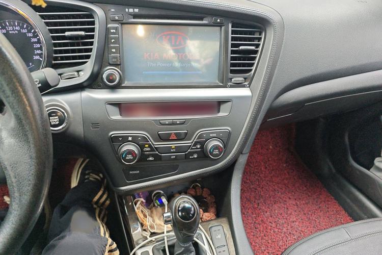 Used Kia K5 2012 2.0L Automatic DLX Audio And AC Panel