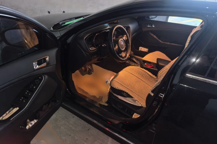 Used Kia K5 2012 2.0L Automatic DLX Driver Seat