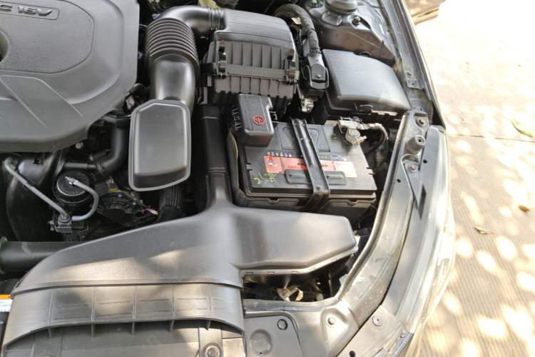 Used Kia K5 2012 2.0L Automatic GLS Engine Bay Left