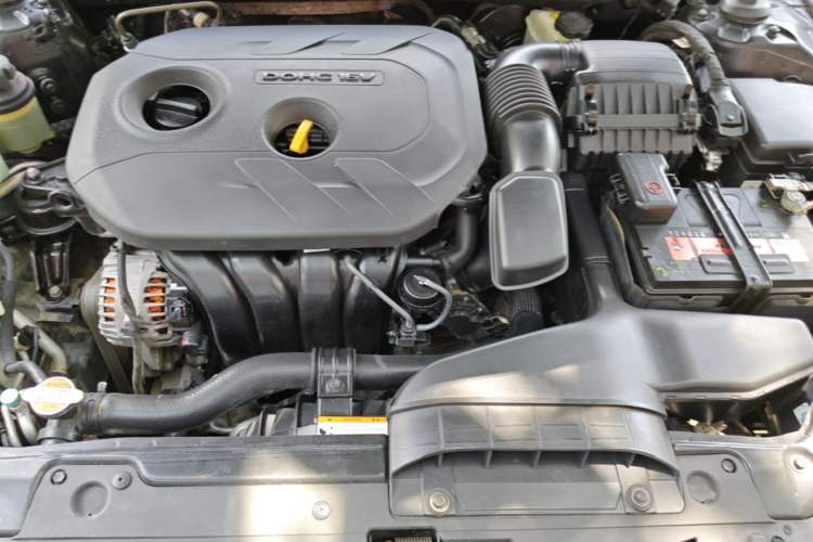 Used Kia K5 2012 2.0L Automatic GLS Engine Bay