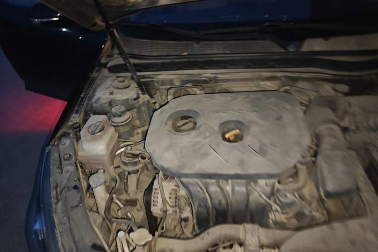 Used Kia K5 2012 2.0L Automatic GL Engine Bay Right