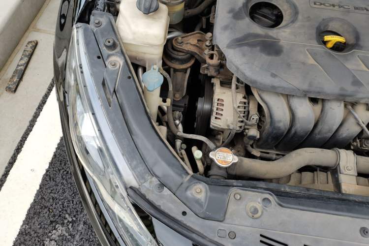 Used Kia K5 2012 2.0L Manual GL Engine Bay Right