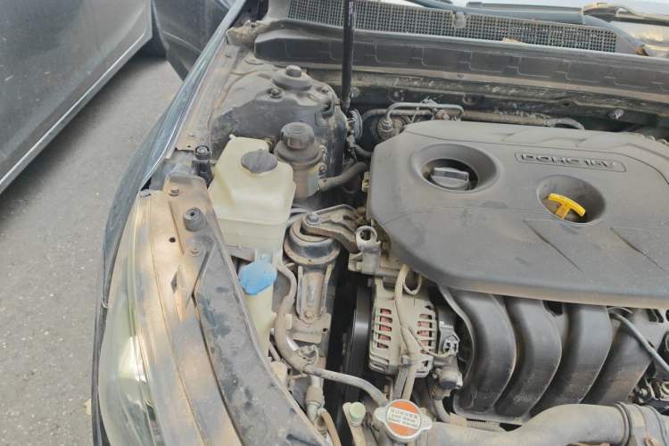 Used Kia K5 2012 2.0L Automatic DLX Engine Bay Right