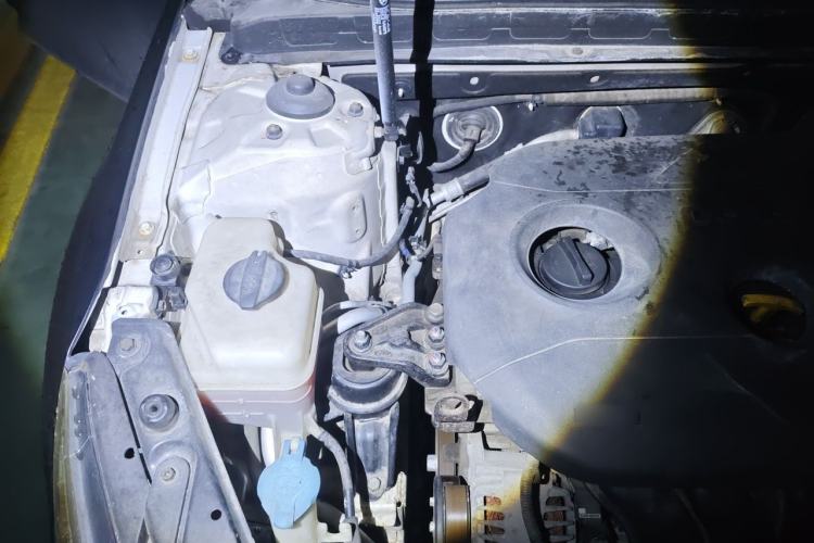 Used Kia K5 2012 2.0L Automatic Premium Engine Bay Right