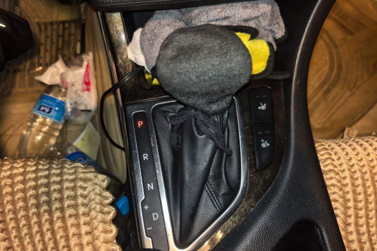 Used Kia K5 2012 2.0L Automatic DLX Gear Lever