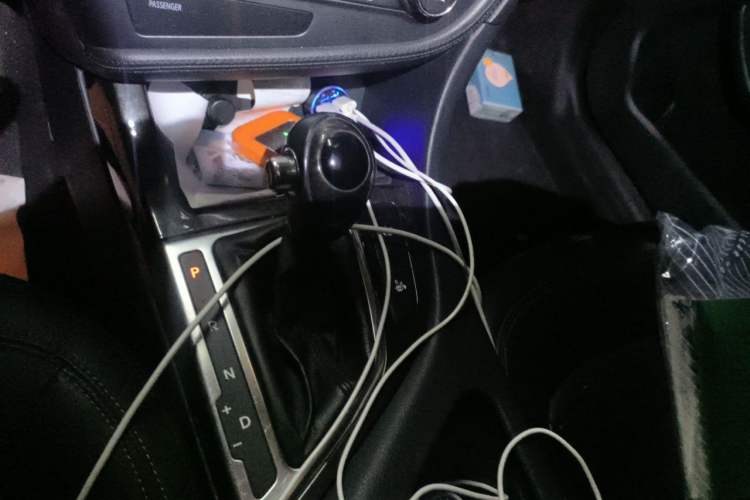 Used Kia K5 2012 2.0L Automatic DLX Gear Lever