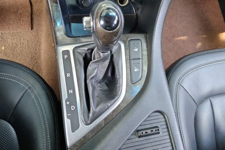 Used Kia K5 2012 2.0L Automatic GLS Gear Lever