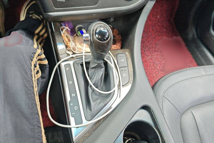 Used Kia K5 2012 2.0L Automatic DLX Gear Lever