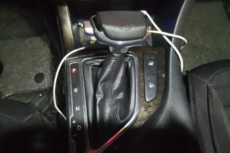 Used Kia K5 2012 2.0L Automatic Premium Gear Lever