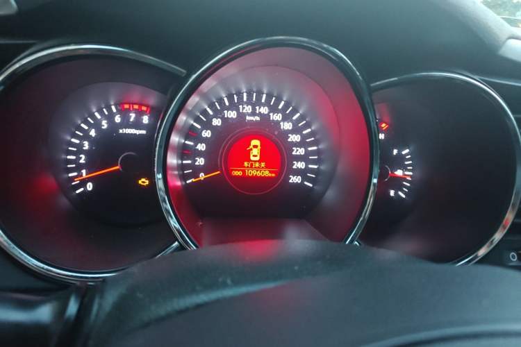 Used Kia K5 2012 2.0L Automatic GL Instrument Cluster