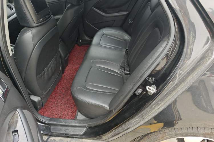 Used Kia K5 2012 2.0L Automatic DLX Interior 4