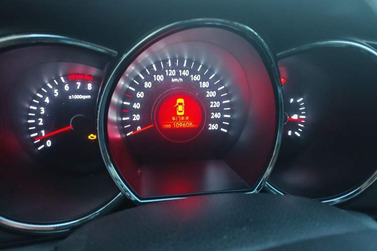 Used Kia K5 2012 2.0L Automatic GL Odometer Close Up
