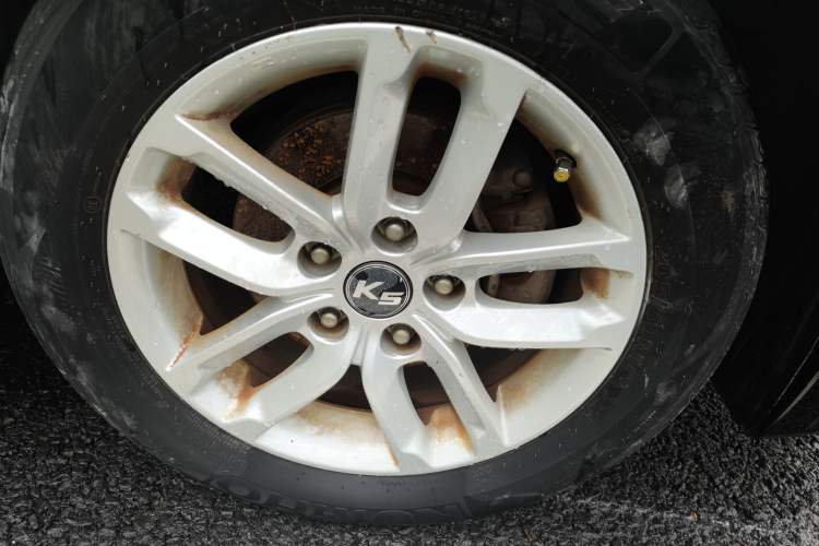 Used Kia K5 2012 2.0L Manual GL Right Front Wheel Hub