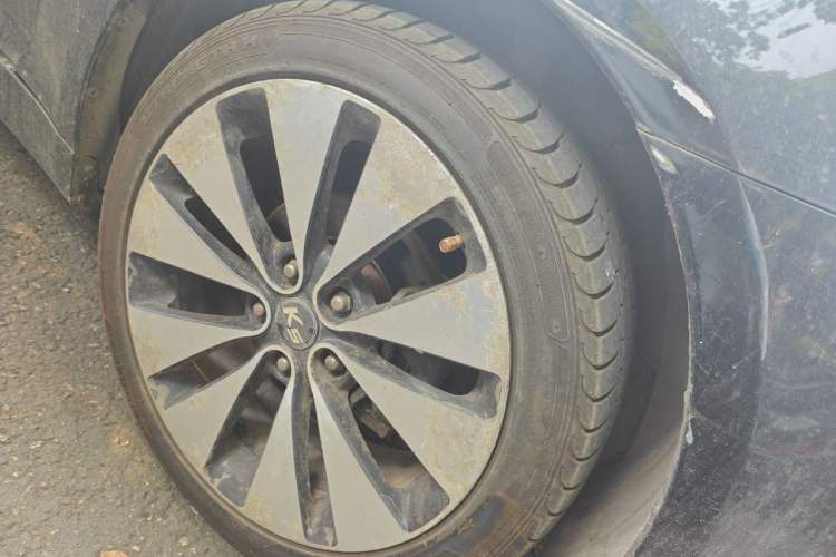 Used Kia K5 2012 2.0L Automatic DLX Right Front Wheel Hub