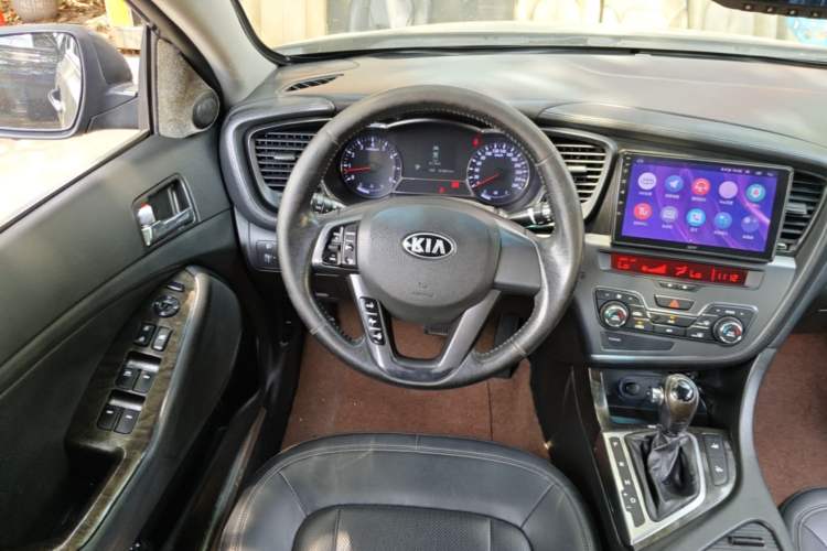Used Kia K5 2012 2.0L Automatic GLS Steering Wheel