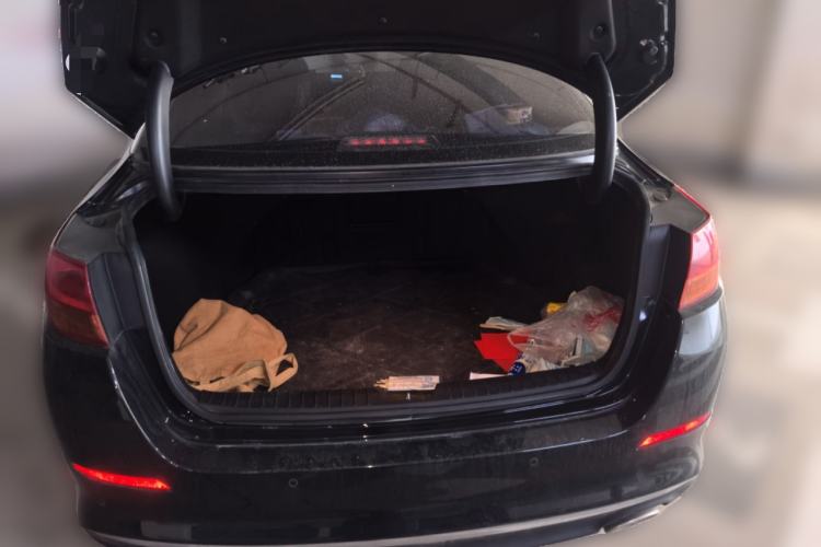 Used Kia K5 2012 2.0L Automatic DLX Trunk