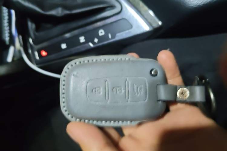 Used Kia K5 2012 2.0L Automatic Premium Vehicle Key