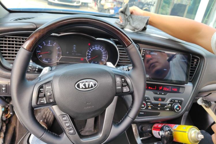 Used Kia K5 2012 2.0L Automatic Premium Center Console