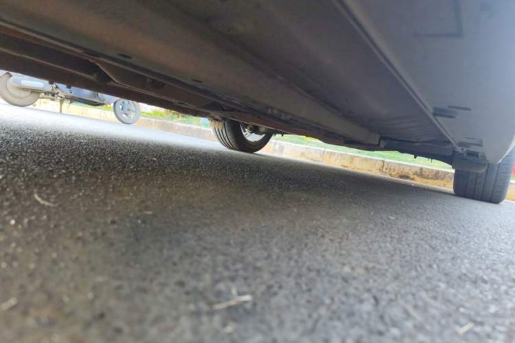 Used Kia K5 2012 2.0L Automatic Premium Chassis Front Left
