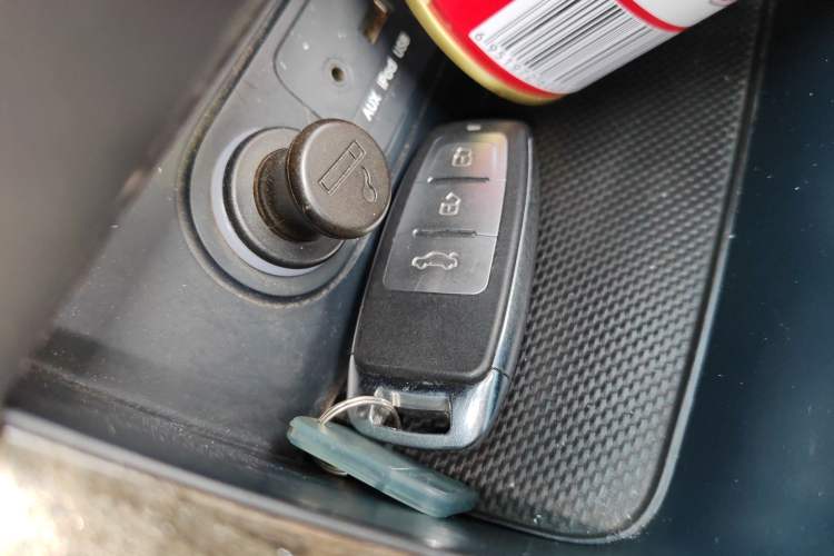 Used Kia K5 2012 2.0L Automatic Premium Interior 1