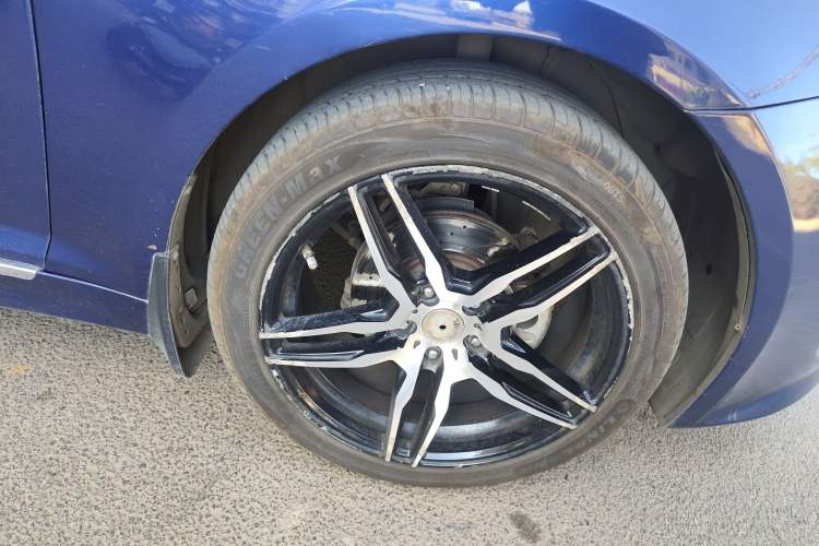 Used Kia K5 2012 2.0L Automatic Premium Right Front Wheel Hub