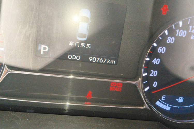 Used Kia K5 2012 2.0L Automatic DLX Odometer Close Up