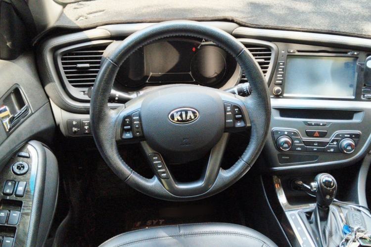 Used Kia K5 2012 2.0L Automatic DLX Steering Wheel