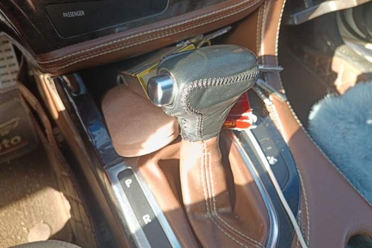 Used Kia K5 2012 2.4L Automatic DLX Gear Lever