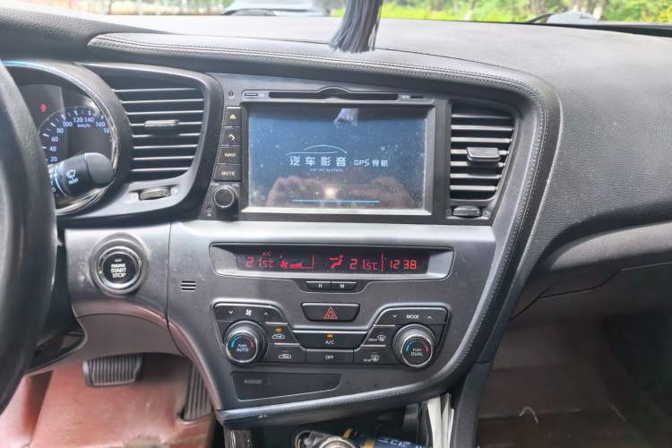 Used Kia K5 2012 2.0L Automatic DLX Audio And AC Panel
