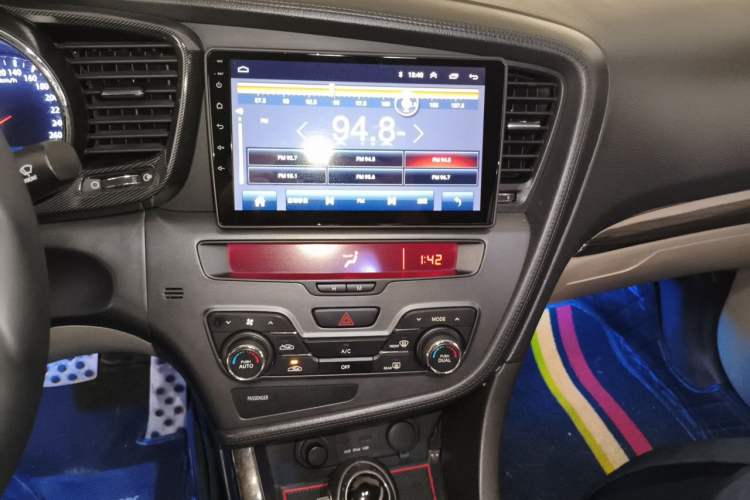 Used Kia K5 2012 2.0L Automatic GLS Audio And AC Panel