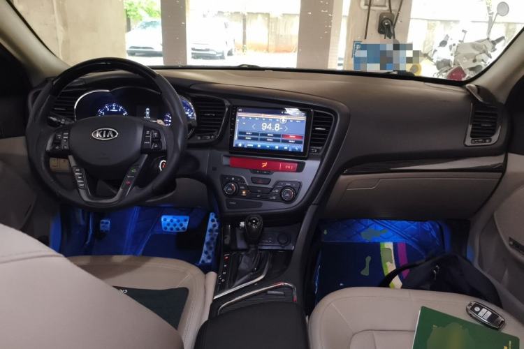Used Kia K5 2012 2.0L Automatic GLS Center Console