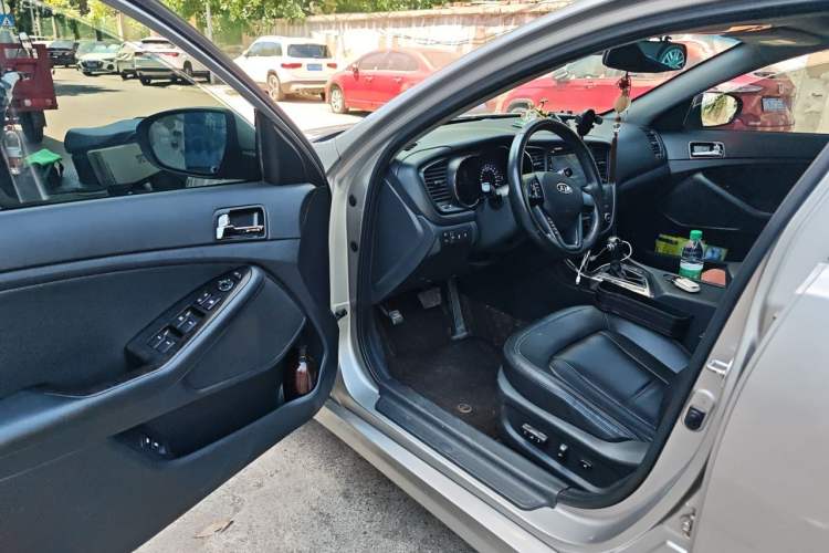 Used Kia K5 2012 2.0L Automatic DLX Driver Seat