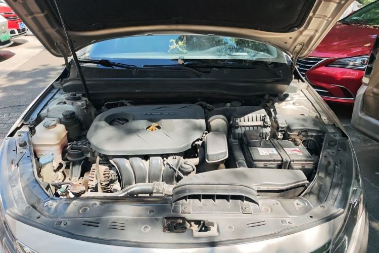 Used Kia K5 2012 2.0L Automatic DLX Engine Bay