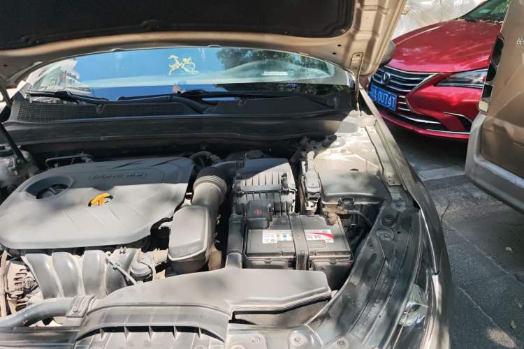 Used Kia K5 2012 2.0L Automatic DLX Engine Bay Left