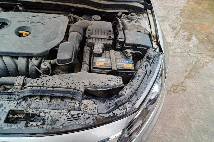 Used Kia K5 2012 2.0L Automatic GLS Engine Bay Left
