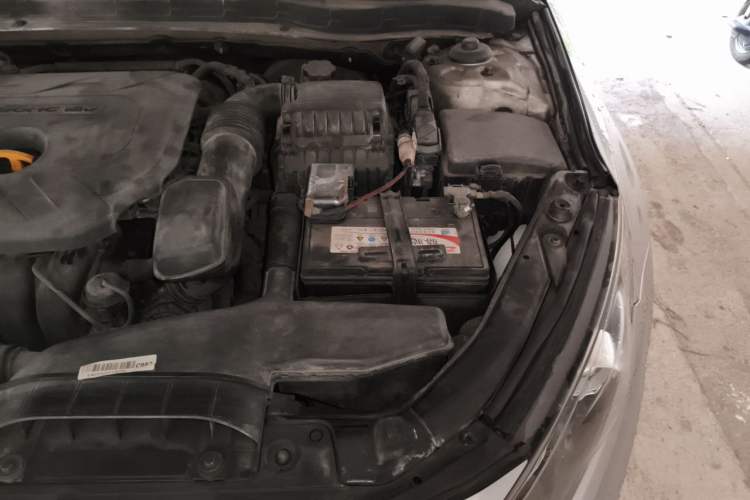 Used Kia K5 2012 2.0L Automatic GLS Engine Bay Left