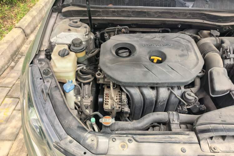 Used Kia K5 2012 2.0L Automatic DLX Engine Bay Right