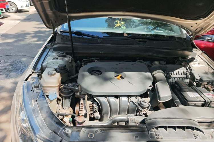 Used Kia K5 2012 2.0L Automatic DLX Engine Bay Right