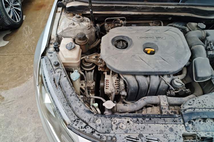 Used Kia K5 2012 2.0L Automatic GLS Engine Bay Right