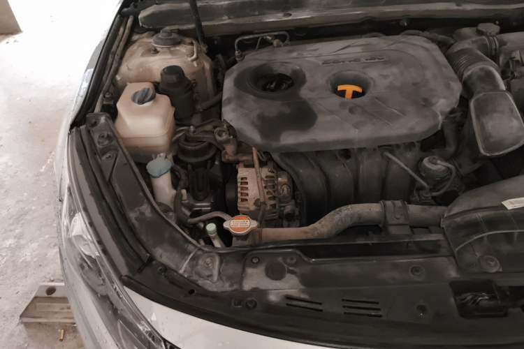 Used Kia K5 2012 2.0L Automatic GLS Engine Bay Right