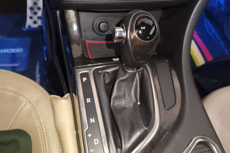 Used Kia K5 2012 2.0L Automatic GLS Gear Lever