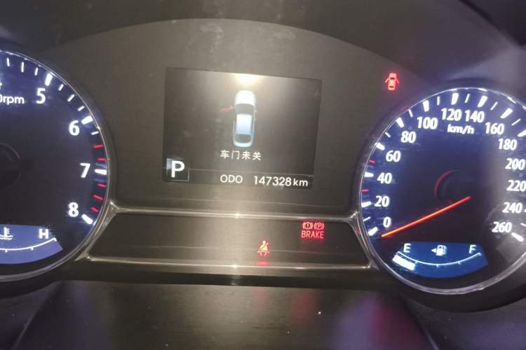 Used Kia K5 2012 2.0L Automatic GLS Odometer Close Up