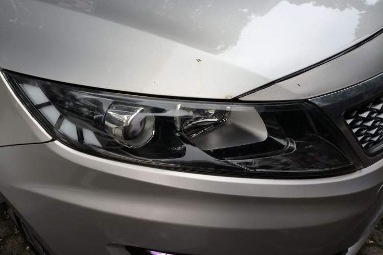Used Kia K5 2012 2.0L Automatic DLX Right Front Headlight