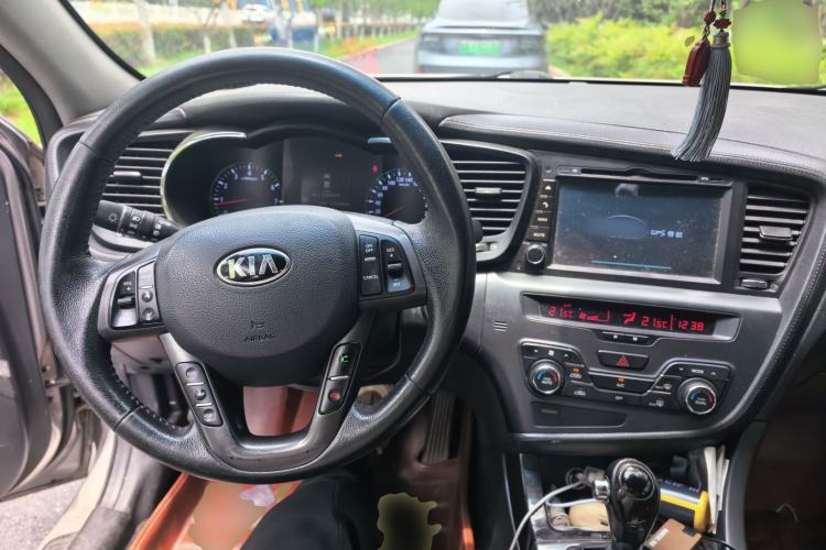 Used Kia K5 2012 2.0L Automatic DLX Steering Wheel