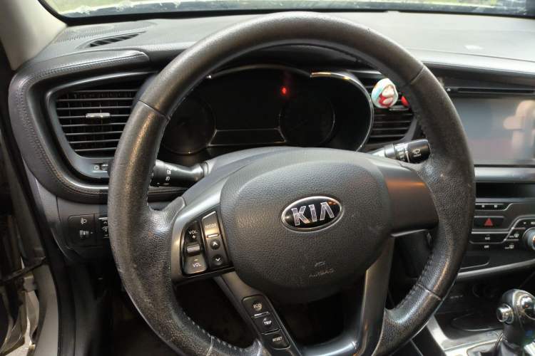 Used Kia K5 2012 2.0L Automatic DLX Steering Wheel