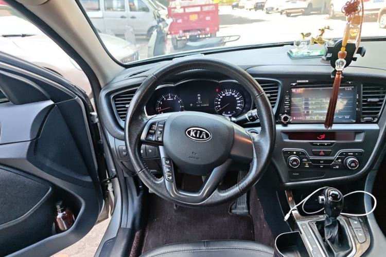 Used Kia K5 2012 2.0L Automatic DLX Steering Wheel
