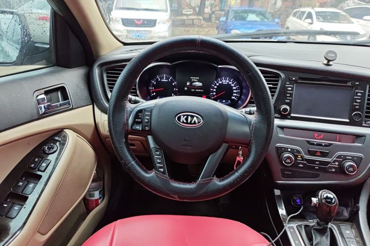 Used Kia K5 2012 2.0L Automatic GLS Steering Wheel