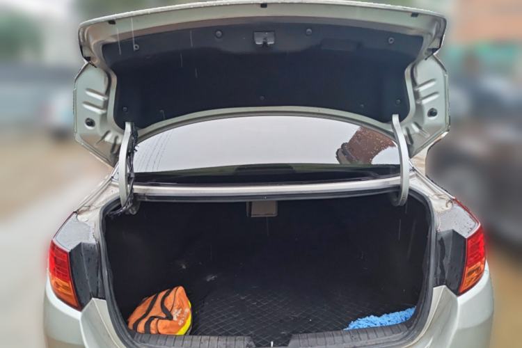 Used Kia K5 2012 2.0L Automatic GLS Trunk