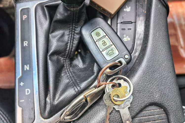 Used Kia K5 2012 2.0L Automatic DLX Vehicle Key